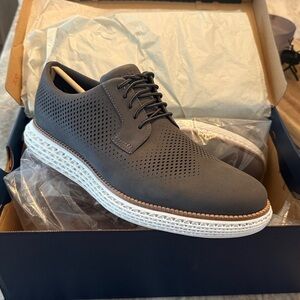 Cole Haan Gray Oxfords with Perforated Design and Lightweight Sole